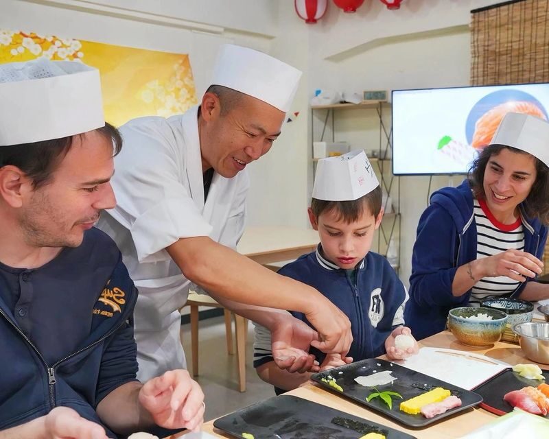 Tokyo Tsukiji Outer Market Half-Day Tour with Sushi Making - What the four-hour schedule means for your day