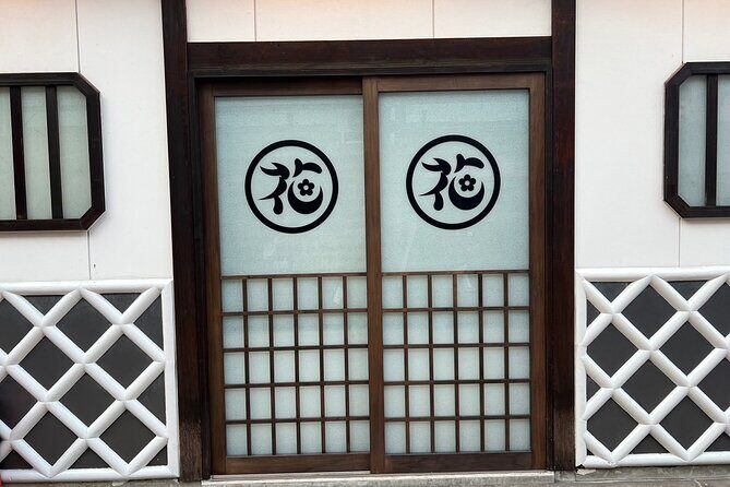 Tokyo, Walking Tour of Sensoji Temple and Surroundings in Asakusa - Key Points