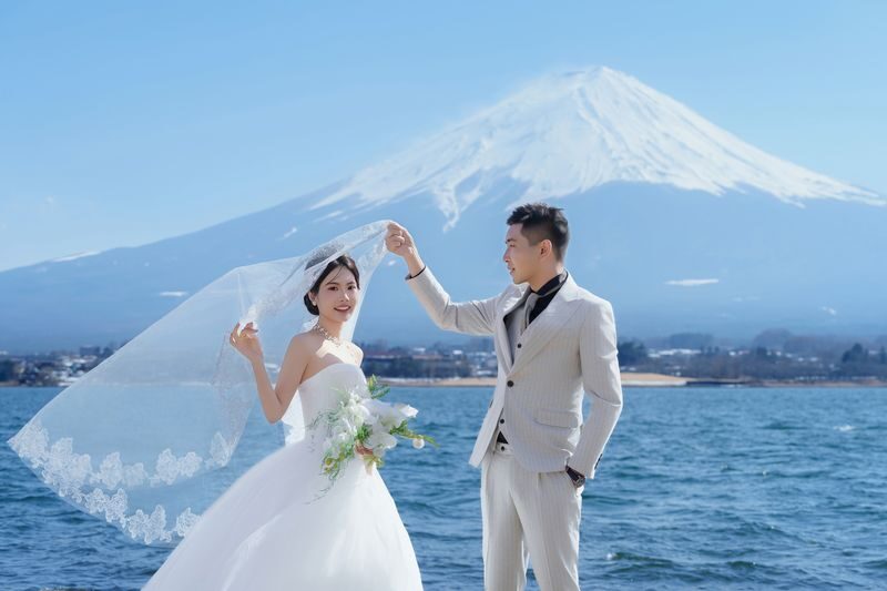 Tokyo Wedding Photography by HANAYAKA - One hour around Sensoji