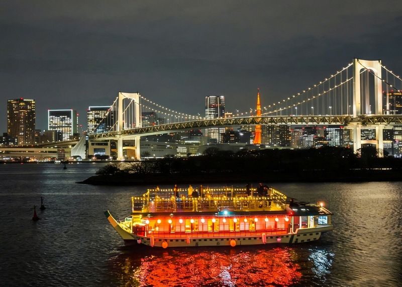 Tokyo Yakatabune Cruise: Sukiyaki Cuisine, Show Performance, and Tokyo Tower Sightseeing Plan - What Makes This Tokyo Bay Cruise Worth Considering