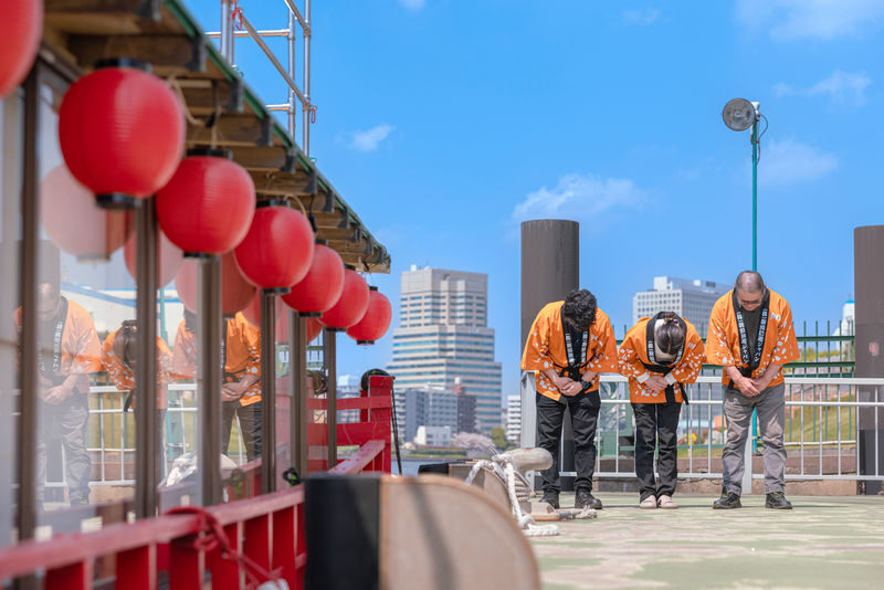 Tokyo Yakatabune Cruise: Sukiyaki Cuisine, Show Performance, and Tokyo Tower Sightseeing Plan - Should You Book This Yakatabune Cruise?
