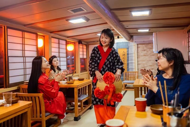 Tokyo Yakatabune Dinner Cruise: 400 Years of Edo Tradition & Odaiba Views - What to know before you book