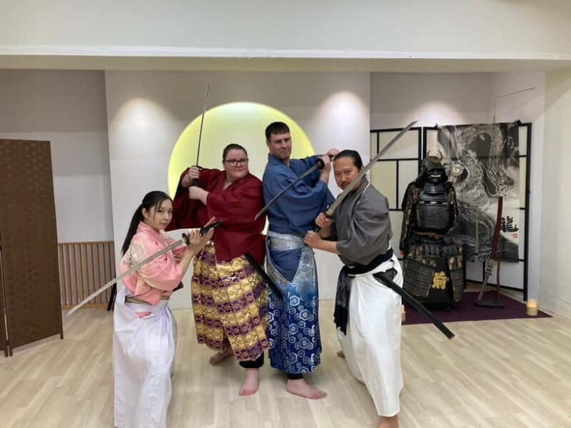 Tokyo:Become a samurai! Wear a costume and use a sword! - Key Points