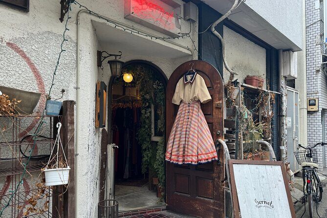 Tokyo's Neighborhood Digs: Coffee, Records & Vintage Vibes - Who Should Consider This Tour?