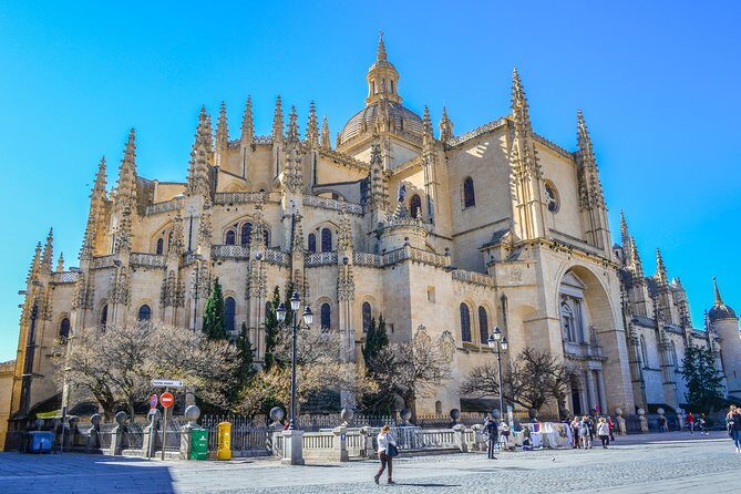 Toledo and Segovia Full Day tour from Madrid - Starting Point and Logistics