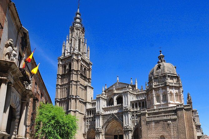 Toledo and Segovia Full Day tour from Madrid - Exploring Segovia’s Historic Core