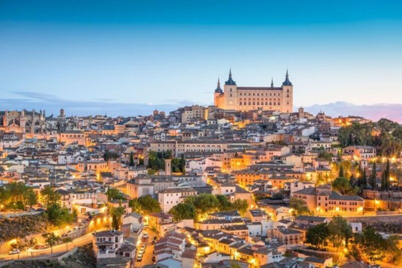 Toledo: Private tour with an official guide - Key Points