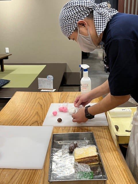 TOMODACHIYA-Wagashi confectionery making experience in Kumamoto - The Historic-Street Walk Needs a Little Clarification
