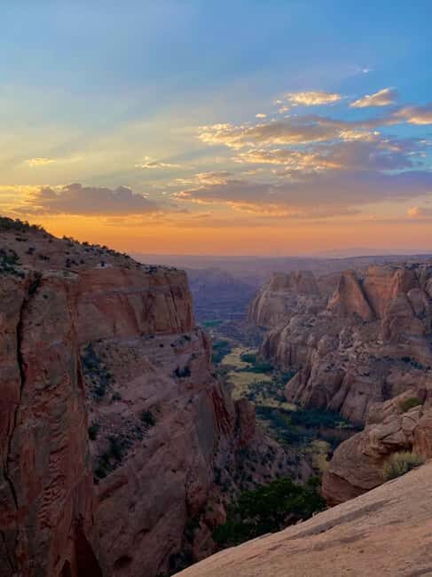 Tonalea: Guided Eggshell Arch Hike w/ Day or Sunset Options - Location and Accessibility