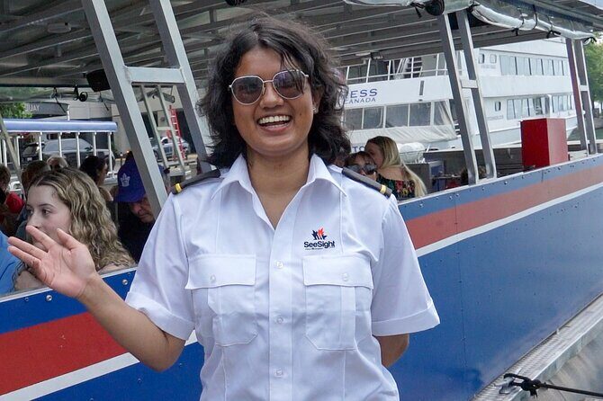 Toronto Exclusive Harbourfront Walking Tour and Boat Cruise - Key Points