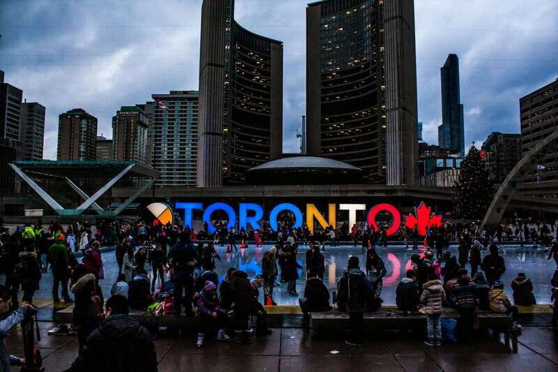Toronto: Guided layover and stopover tour with transfers. - Exploring Toronto in Five Hours: A Practical Guide
