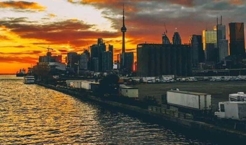 Toronto: Guided Walking Tour of Must-See Attractions - An In-Depth Look at What This Tour Offers