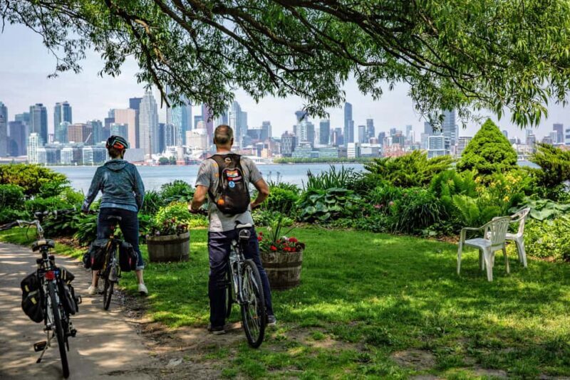Toronto Islands: Sunrise Breakfast Bicycle Tour - Authentic Experiences from Reviews