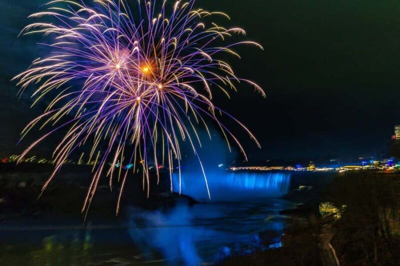 Toronto: Niagara Falls Evening Tour with Fireworks - Transportation and Comfort