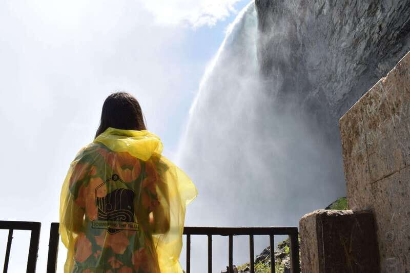 Toronto: Niagara Falls Tour with Boat, Behind Falls & Tower - Discover Niagara Falls on a Comfortable Guided Tour from Toronto