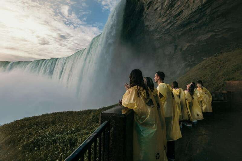 Toronto: Niagara Falls Tour with Cruise and Behind The Falls - Maple Syrup and Fudge Stop: Tasting Local Flavors