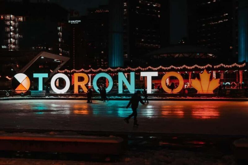 Toronto: Night City Tour - Private. - Key Points