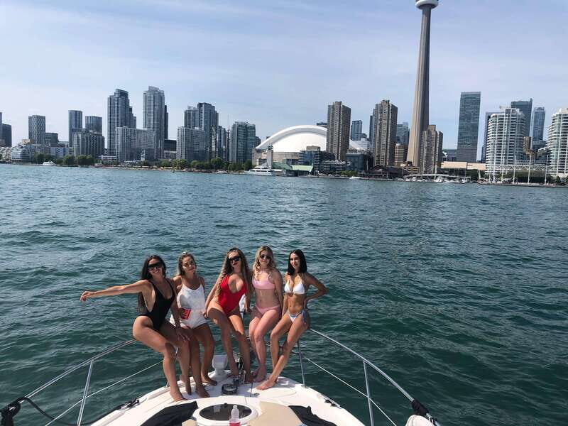 Toronto: Private Luxury Yacht Sightseeing Cruise & Prosecco - Toronto: Private Luxury Yacht Sightseeing Cruise & Prosecco – A Detailed Review