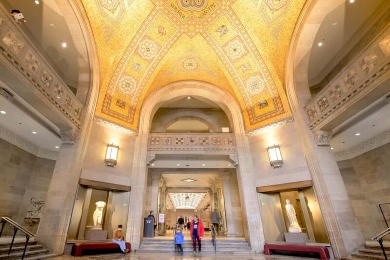 Toronto: Royal Ontario Museum Scavenger Hunt - Toronto: Royal Ontario Museum Scavenger Hunt – A Fun and Authentic Museum Experience