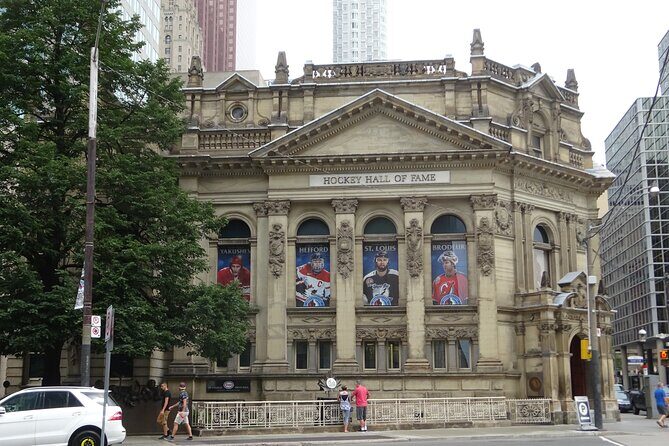 Toronto Self-Guided walking tour and scavenger hunt - The Sum Up