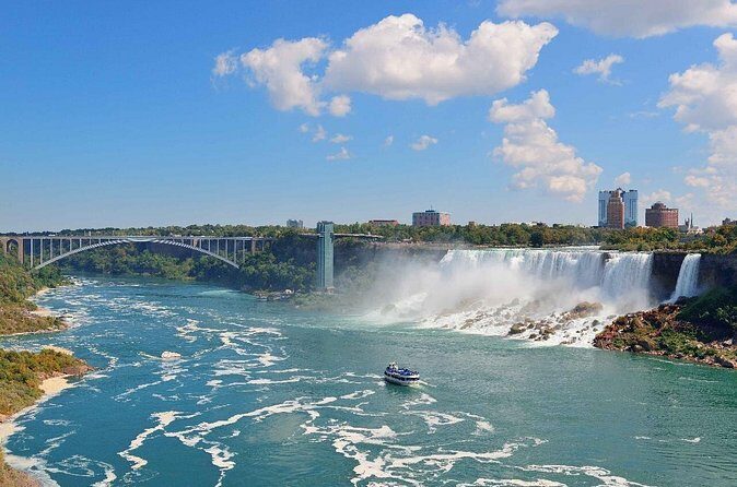 Toronto to Niagara Falls Small Group Day Tour with Boat and Wine - FAQ