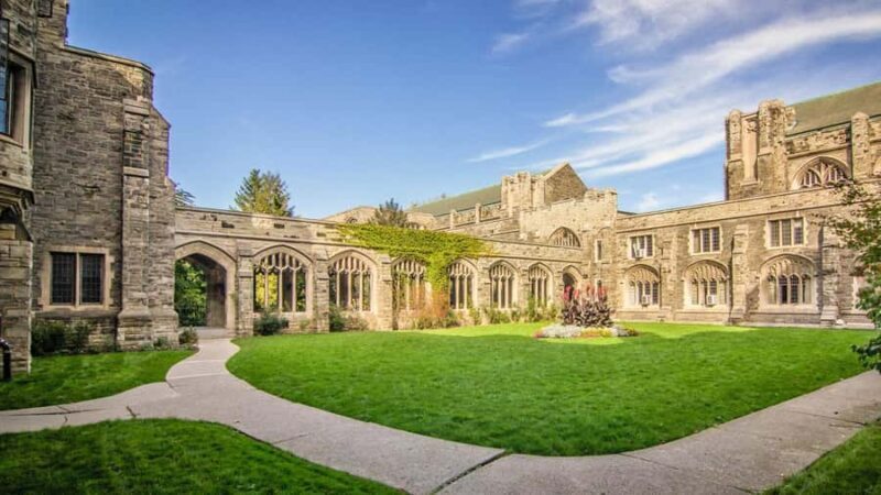 Toronto: TV & Movie Tour with University of Toronto Visit - A Closer Look at the Tour Experience