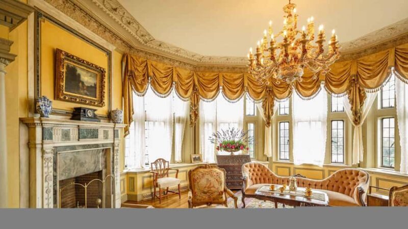 Toronto: TV & Movie Tour with University of Toronto Visit - The Sum Up