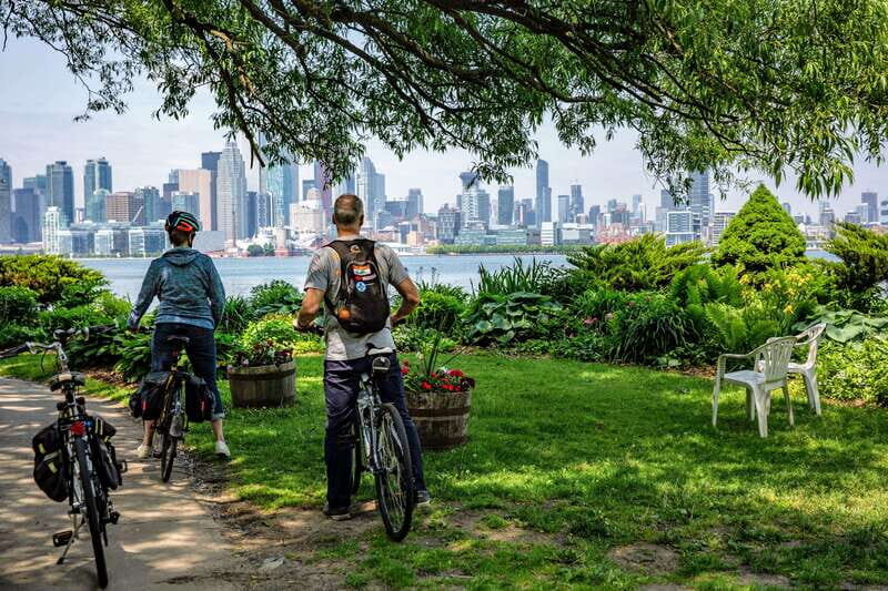 Toronto Waterfront and Islands Guided Bicycle Tour - Key Points