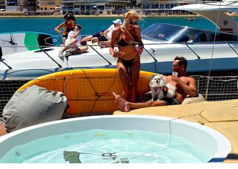 Torrevieja: Pirate Sunday Party Boat Tour - Food, Drinks, and Party Vibe