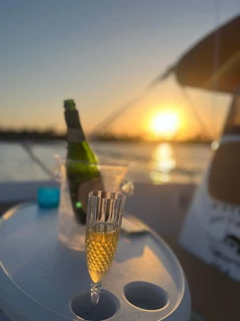 Torrevieja: Private Sunset Boat Tour with Cava - FAQ