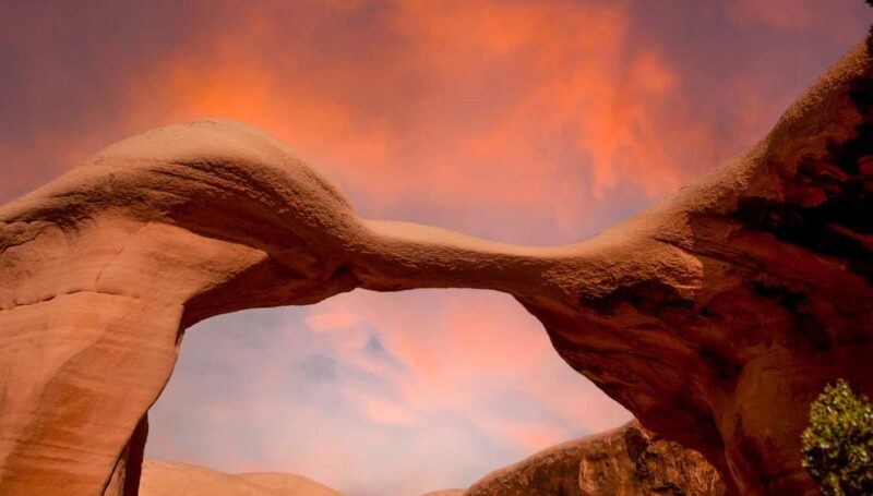 Torrey: Cosmic Ashtray, Devil's Garden, and Cedar Wash Tour - Key Points