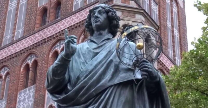 Torun Copernicus Trail and Old Town Private Walking Tour - Exploring the Heart of Torun: From Copernicus’s Birthplace to Medieval Streets