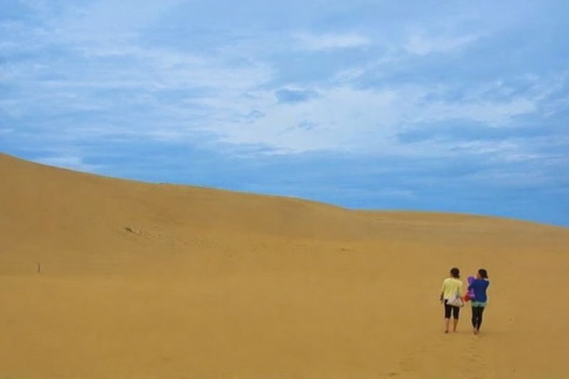 Tottori Sand Dunes & Uradome Coast Full-Day Tour with Wagyu Buffet - Key points to know