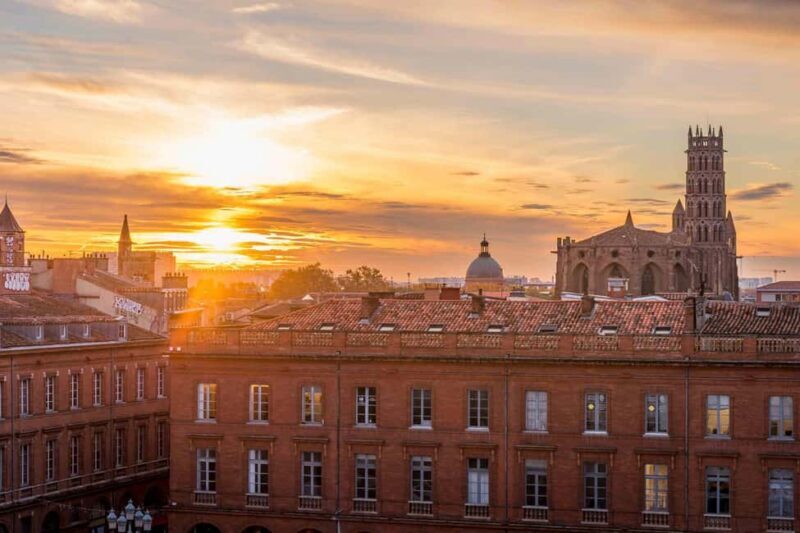 Toulouse and its monuments - guided walking tour in Spanish - Detailed Breakdown of the Itinerary