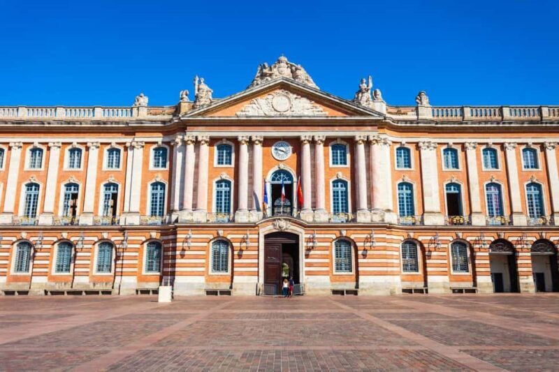 Toulouse: Express Walk with a Local in 60 minutes - Exploring Toulouse in 60 Minutes: What to Expect