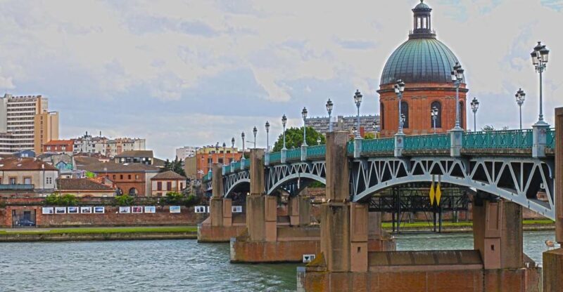 Toulouse: Private Walking Tour with a Local - Key Points