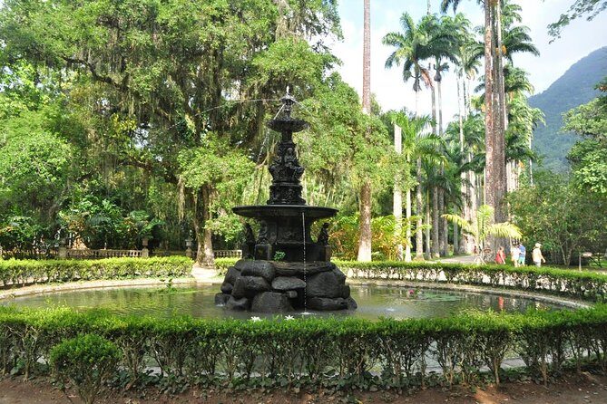 Tour 4 ( 8 hours ) : Sugar Loaf , Botanical Garden , Favela and western beaches - Key Points