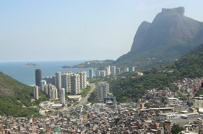 Tour 4 ( 8 hours ) : Sugar Loaf , Botanical Garden , Favela and western beaches - Who Will Love This Tour?