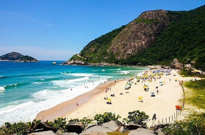 Tour 4 ( 8 hours ) : Sugar Loaf , Botanical Garden , Favela and western beaches - FAQs