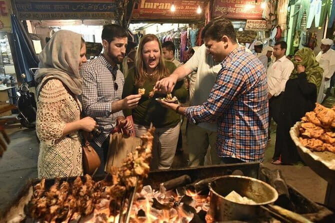 Tour a Nueva y Vieja Delhi Con Guía en Idioma Español - Exploring Old and New Delhi: A Deep Dive