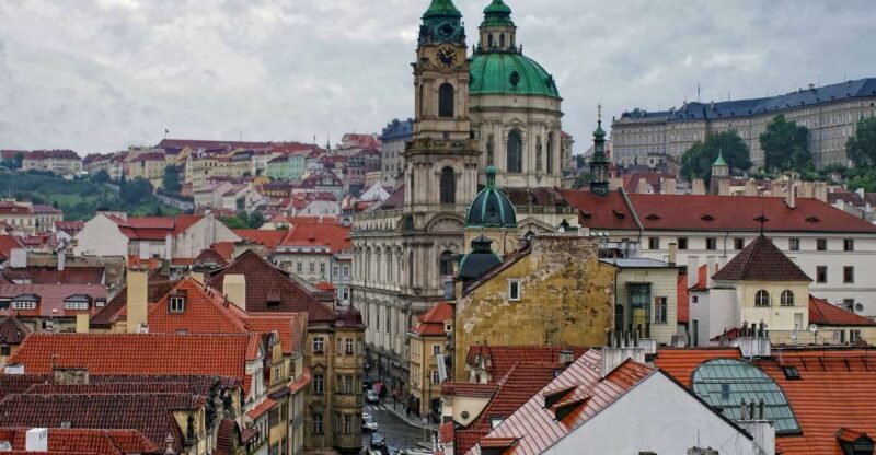 Tour around Prague Castle and Lesser Town in Spanish - Explore Prague’s Heritage: A 3-Hour Guided Tour of Prague Castle and Lesser Town