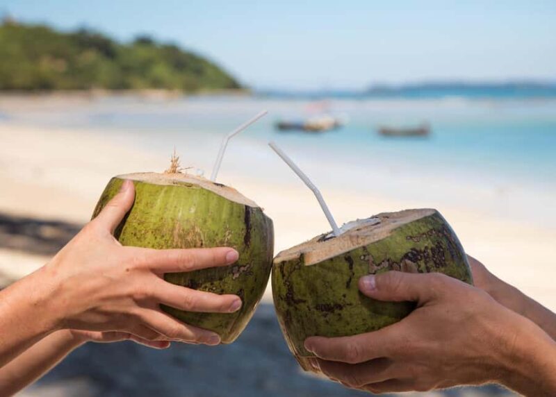 Tour Arpoador: Copacabana Walk & Sunset at the Arpoador - Key Points