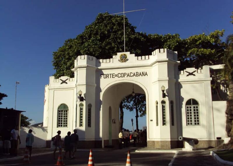 Tour Arpoador: Copacabana Walk & Sunset at the Arpoador - What’s Included and What to Keep in Mind