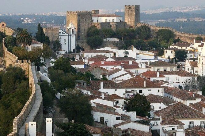 Tour Between Lisbon - Porto or Porto-Lisbon with several stops - A Deep Dive into the Experience