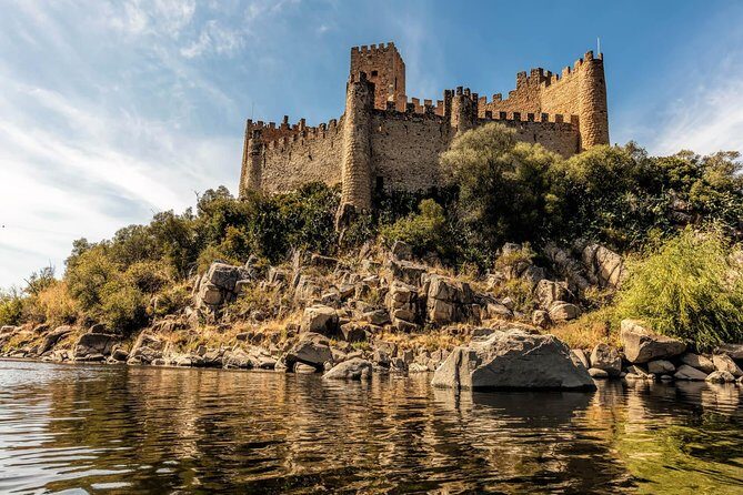 Tour Between Lisbon - Porto or Porto-Lisbon with several stops - Frequently Asked Questions