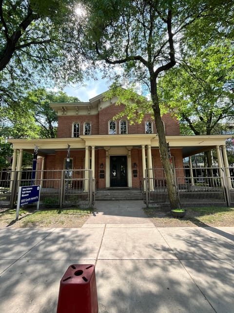 Tour Chicago LGBTQ+ Style - Who Will Enjoy This Tour?