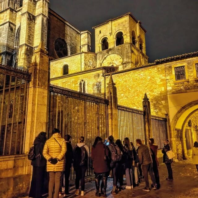 Tour de los misterios y leyendas de Oviedo - Exploring Oviedo’s Hidden Stories: An In-Depth Review