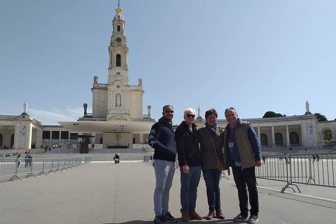 Tour Fátima Batalha Nazaré and Óbidos - Frequently Asked Questions