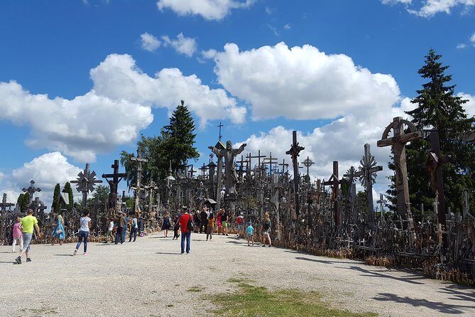 Tour from Riga to Vilnius: Bauska Castle, Rundale Palace and The Hill of Crosses - FAQ