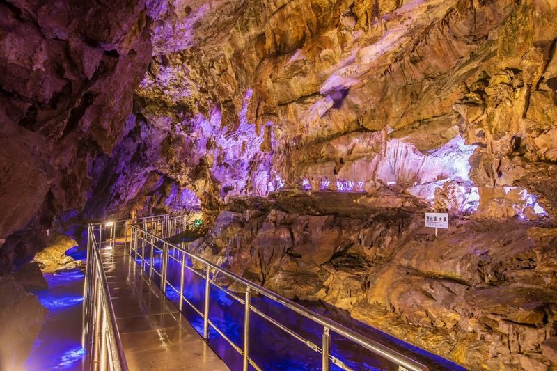 Tour from Takayama: Hida Folk Village, Caves & Shinhotaka Ropeway - Three very different sides of Hida in one day